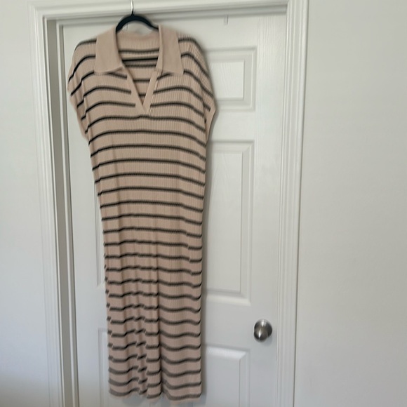Womens Striped Summer Dress Short Sleeve VNeck Knit Collared Maxi Sweater Dress - Picture 3 of 4